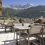 Aves Hotel