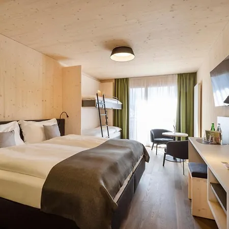 Hotel Aves
