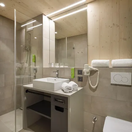 Aves Hotel Savognin