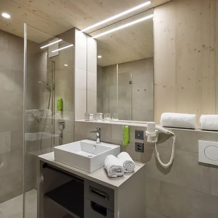 Hotel Aves Savognin