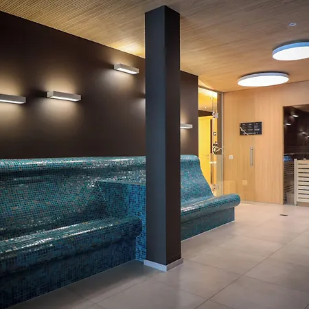 Aves Hotel Savognin