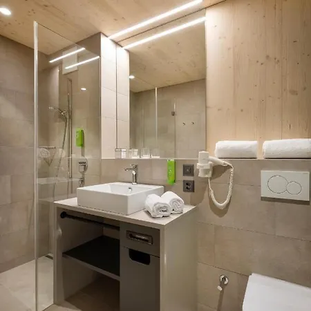 Hotel Jufa 3*